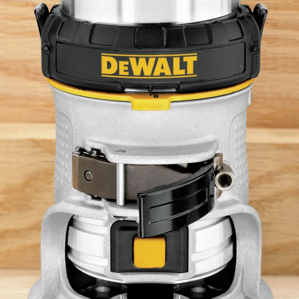 Dewalt 110V 7 Amp 1-1/4 HP Variable Speed Max Torque Corded Compact Router