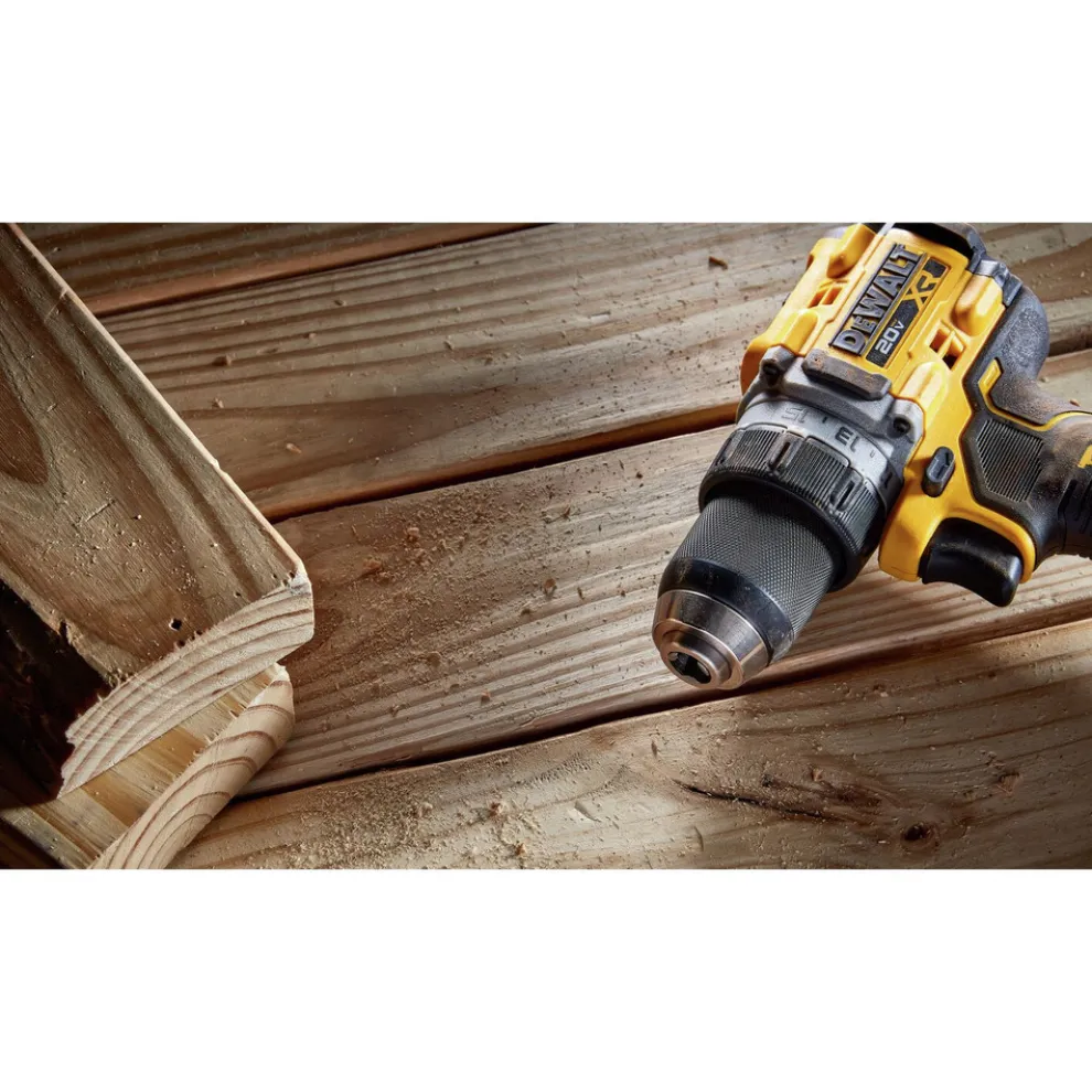 Dewalt 20V MAX XR Brushless Lithium-Ion 1/2 in. Cordless Drill Driver Kit with 2 Batteries (2 Ah)