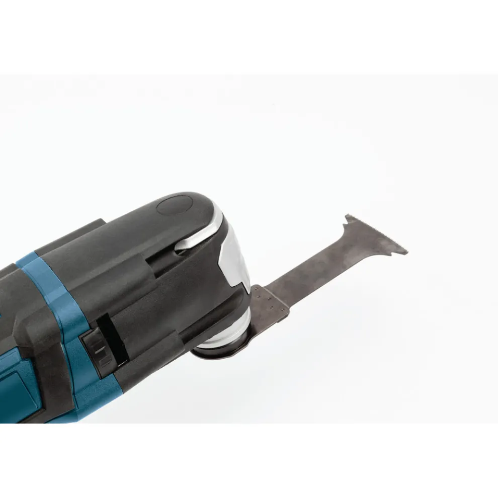 Factory Reconditioned Bosch 5.5 Amp StarlockMax Oscillating Multi-Tool Kit with 8-Pc Accessory Kit