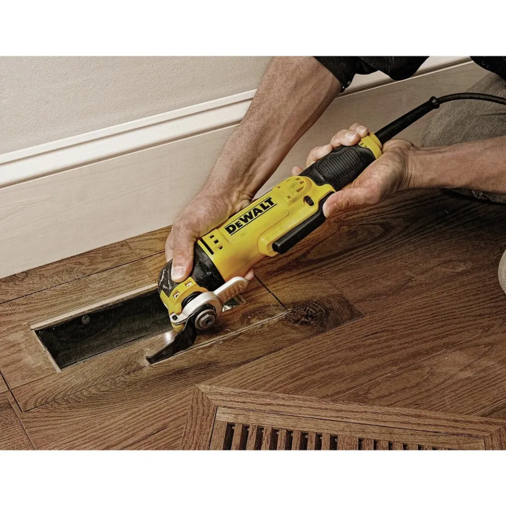 Factory Reconditioned Dewalt 3 Amp Corded Oscillating Multi-Tool Kit