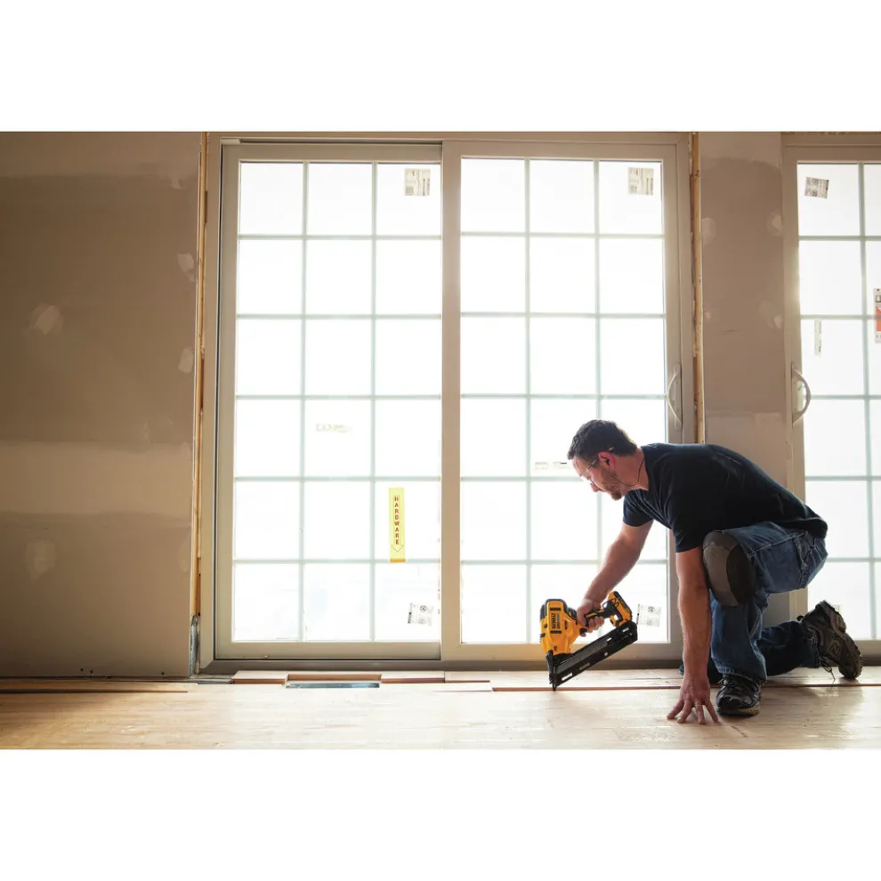 Factory Reconditioned Dewalt 20V MAX XR 15 Gauge Cordless Angled Finish Nailer