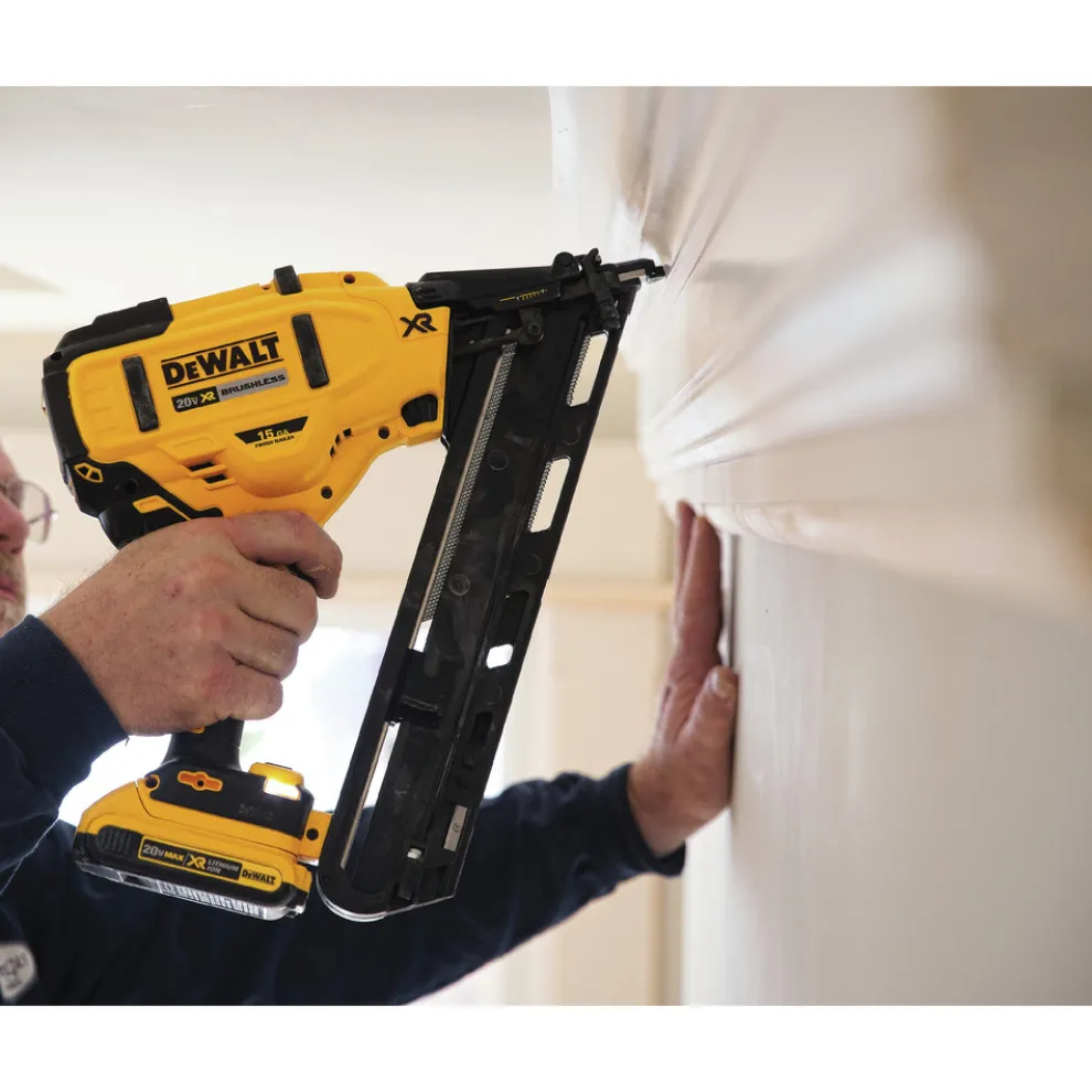 Factory Reconditioned Dewalt 20V MAX XR 15 Gauge Cordless Angled Finish Nailer
