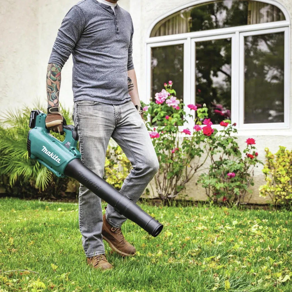 Factory Reconditioned Makita 18V LXT Lithium-Ion Brushless Cordless Blower Kit (4 Ah)