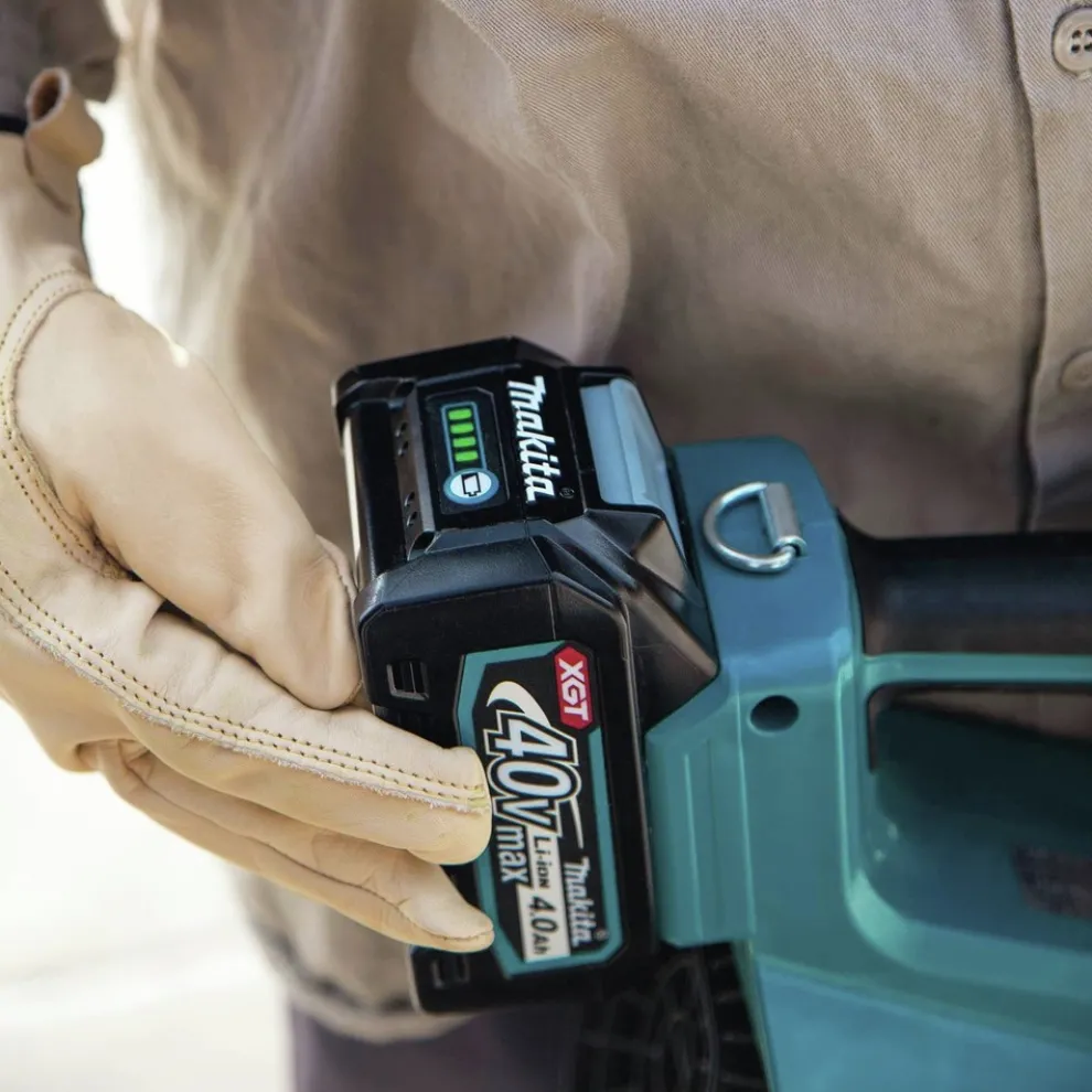 Factory Reconditioned Makita 40V max XGT Brushless Lithium-Ion Cordless Blower Kit (4 Ah)