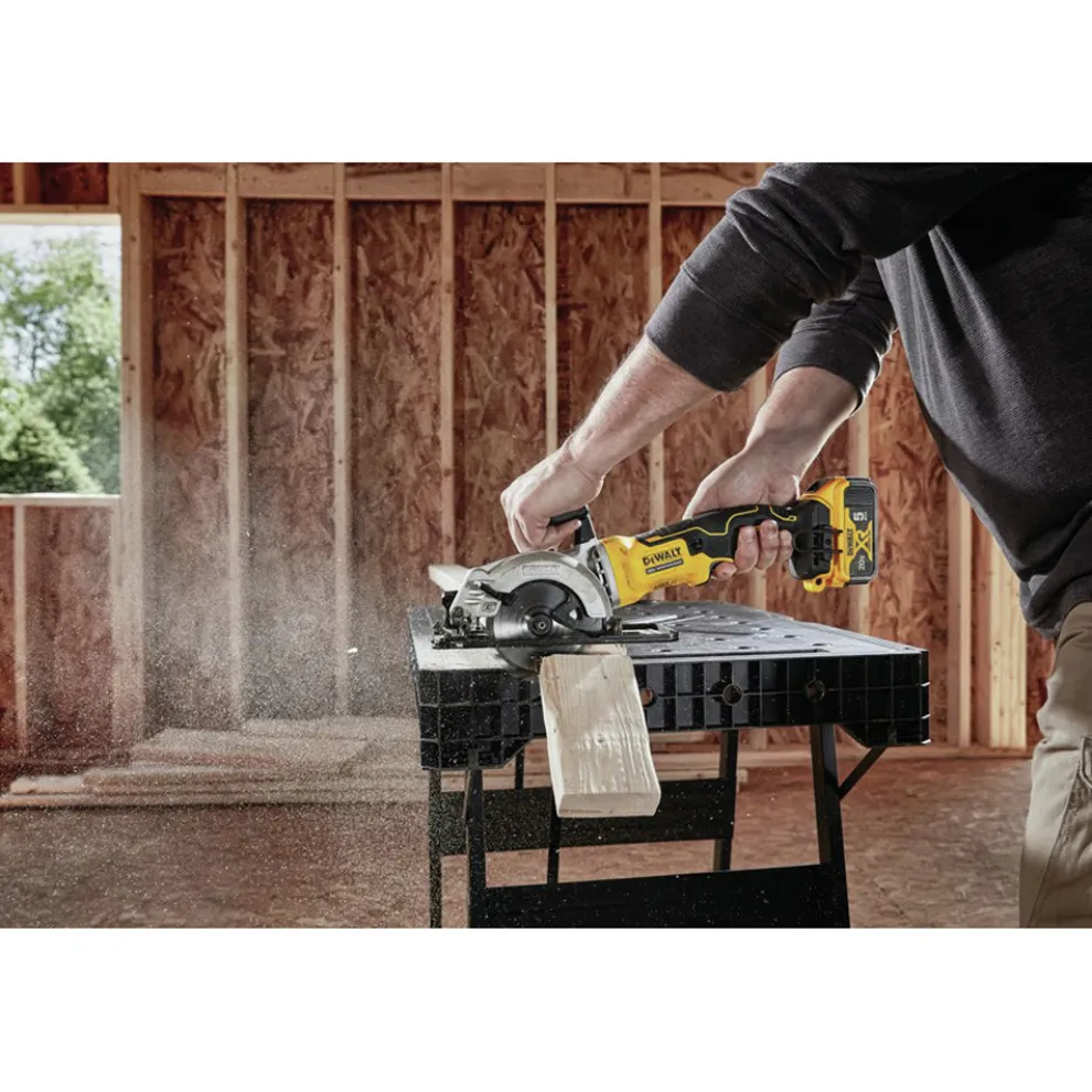 Factory Reconditioned Dewalt ATOMIC 20V MAX Brushless Lithium-Ion 4-1/2 in. Cordless Circular Saw (Tool Only)