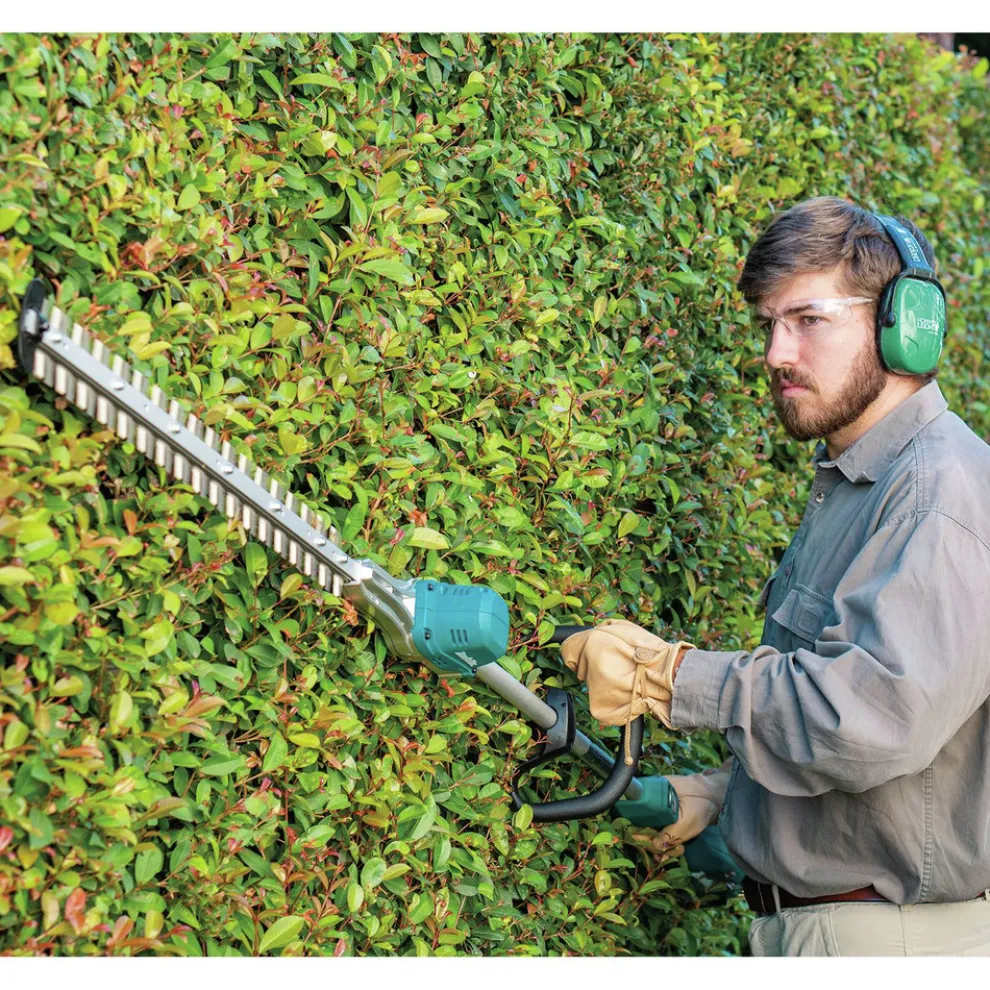 Makita 18V LXT Brushless Lithium-Ion 24 in. Cordless Pole Hedge Trimmer Kit (5 Ah)