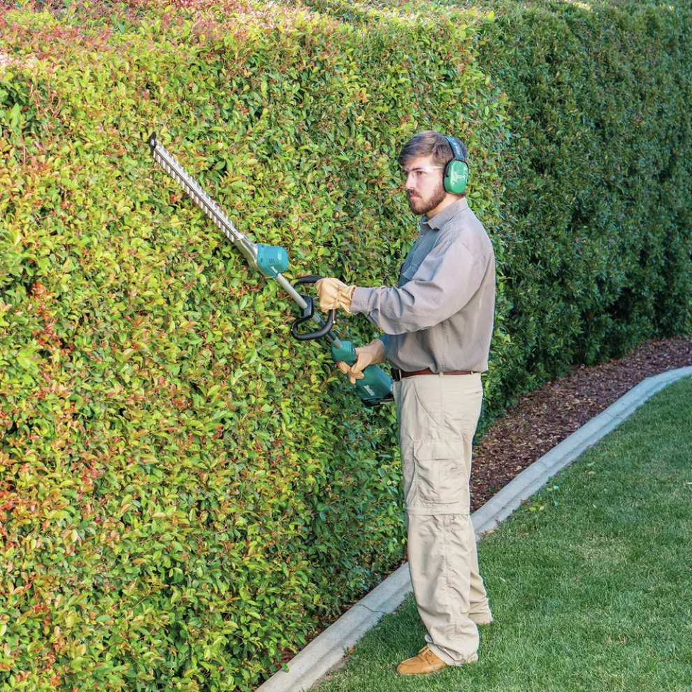 Makita 18V LXT Brushless Lithium-Ion 24 in. Cordless Pole Hedge Trimmer Kit (5 Ah)