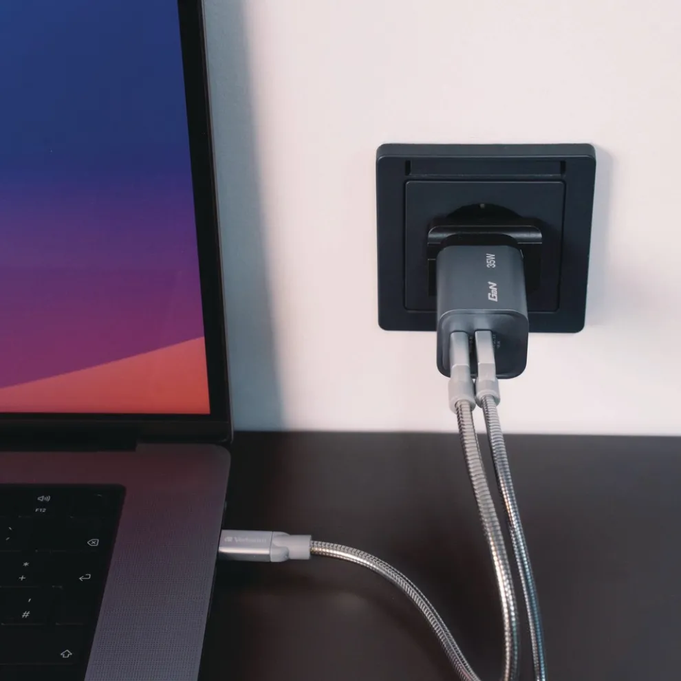 Verbatim 35 Watts 2-Port GaN Wall Charger - Black/Gray