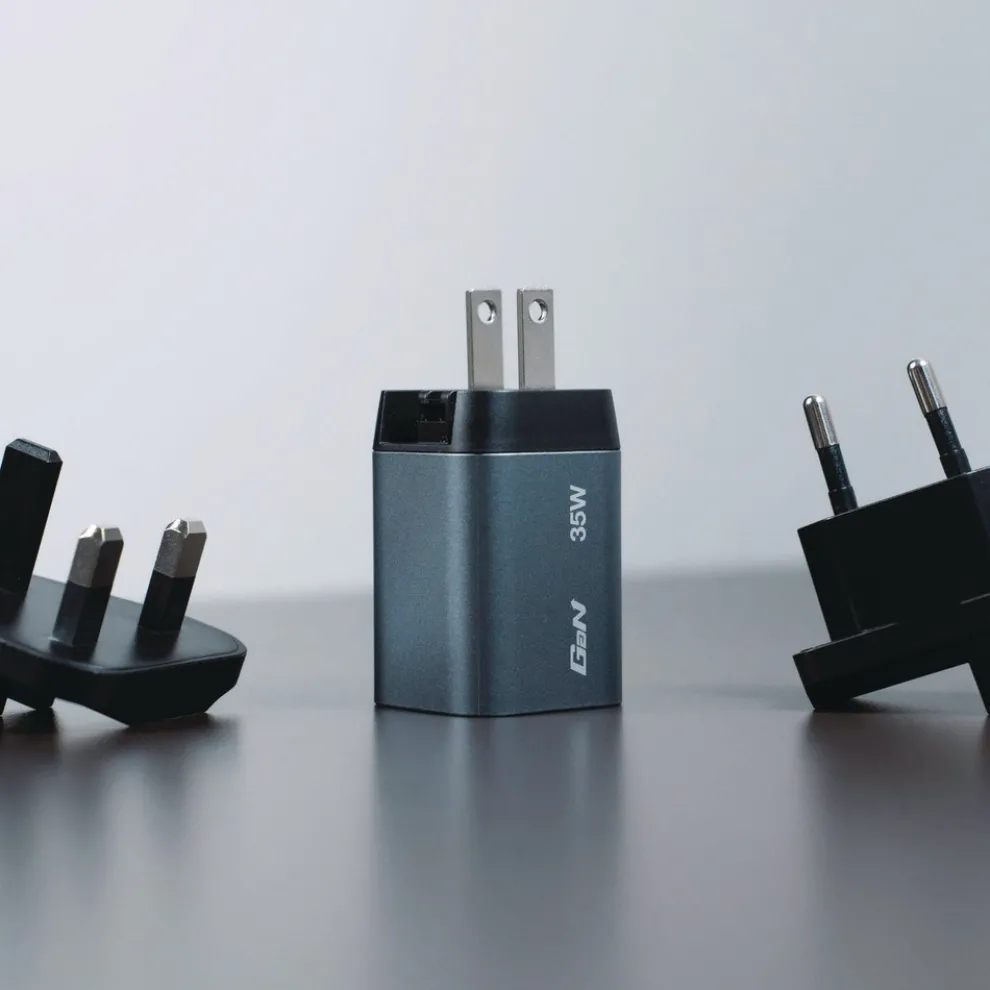 Verbatim 35 Watts 2-Port GaN Wall Charger - Black/Gray