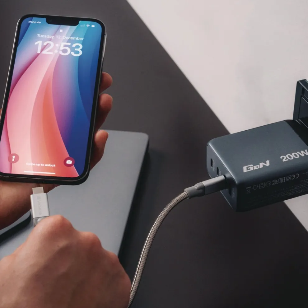 Verbatim 200 Watts 4-Port GaN Wall Charger - Black/Gray