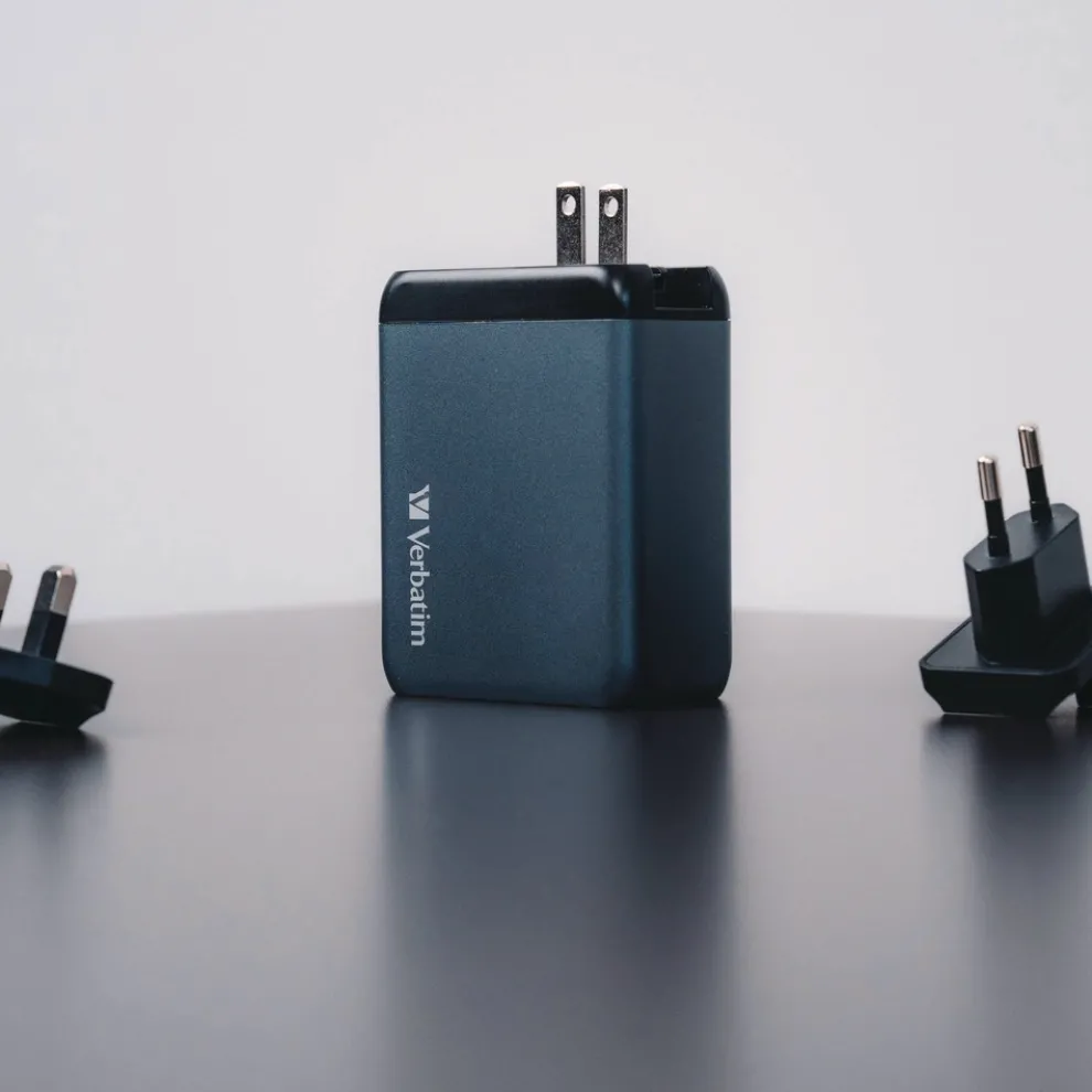 Verbatim 200 Watts 4-Port GaN Wall Charger - Black/Gray