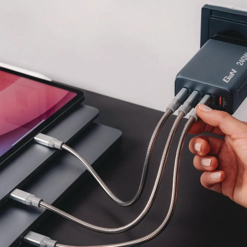 Verbatim 240 Watts 4-Port GaN Wall Charger - Black/Gray